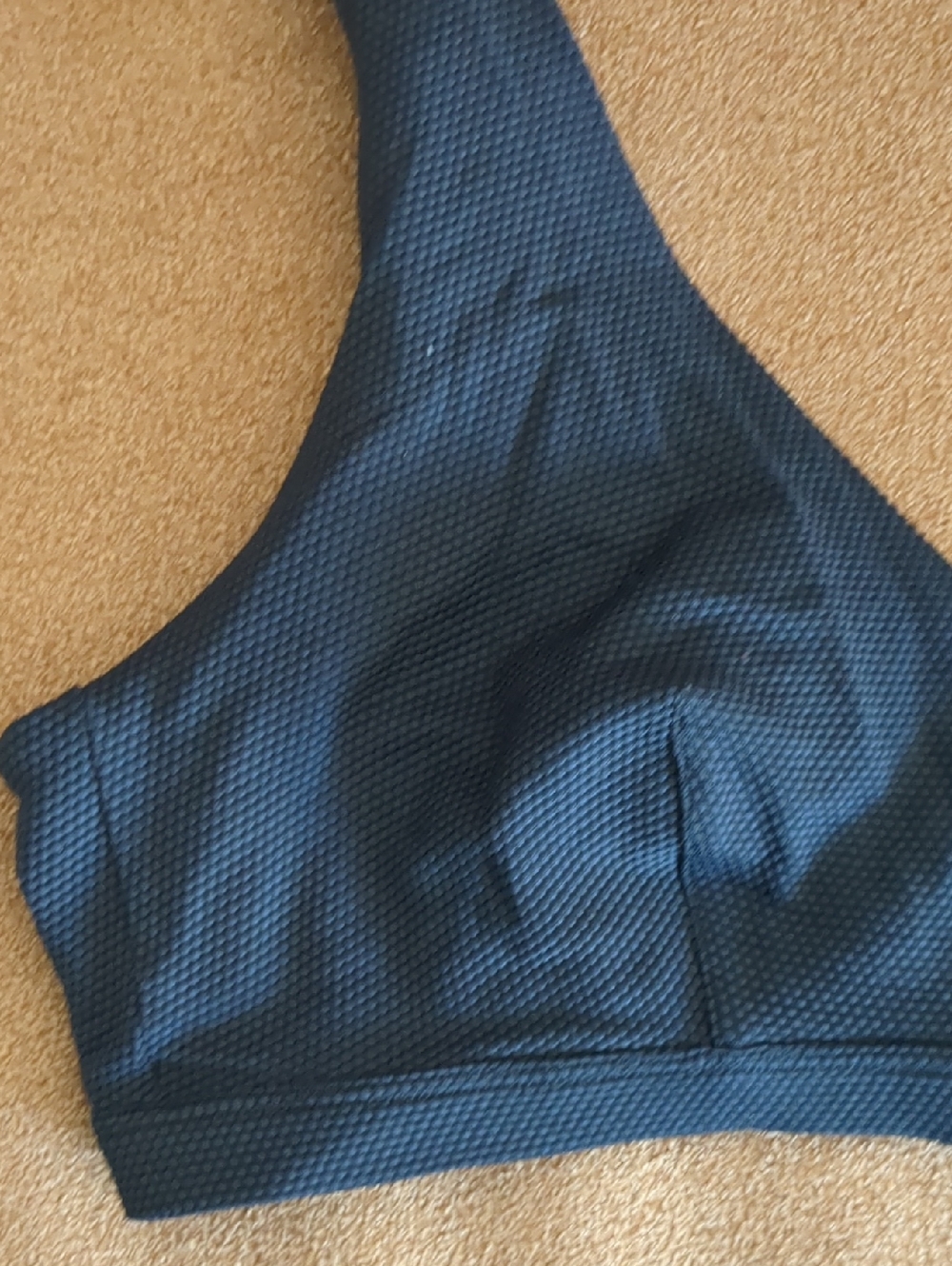 Lululemon Waterside Honeycomb Swimsuit top. - Picture 10 of 11